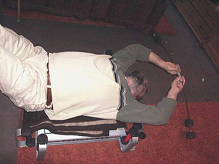 Stab schwingen über dem Kopf auf dem Posturomed liegend><br><br>
<img src=